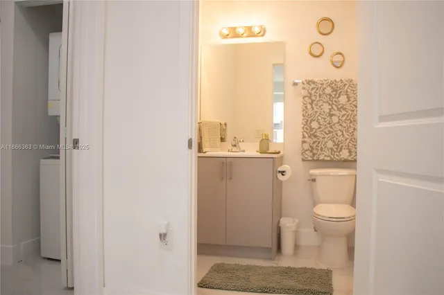 $2,495 | 1451 West 29th Street, Unit 206, Hialeah, FL 33012