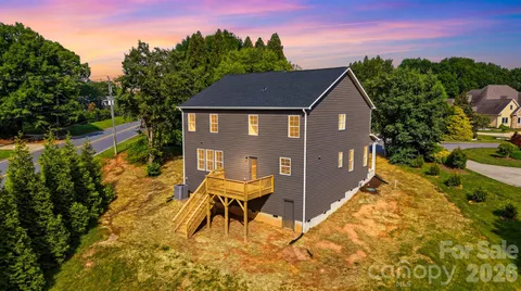 $649,900 | 1147 10th St Lane Northwest, Hickory, NC 28601