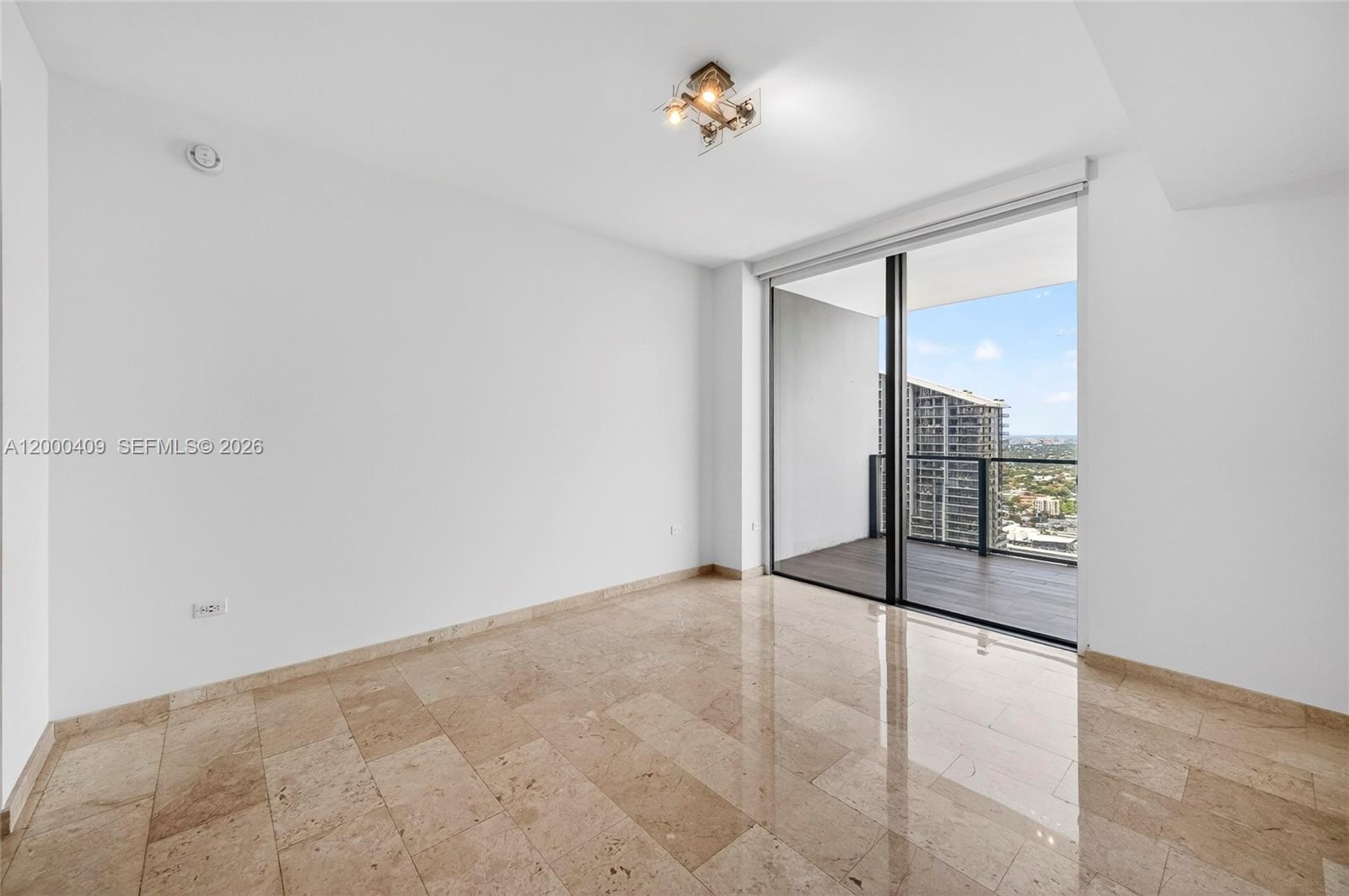 68 Southeast 6th Street, Unit 3906 Miami, FL 33131 - Photo 12 of 37