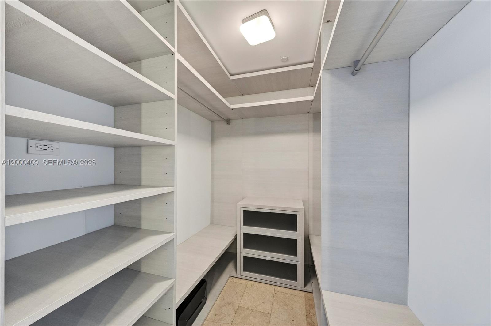 68 Southeast 6th Street, Unit 3906 Miami, FL 33131 - Photo 14 of 37