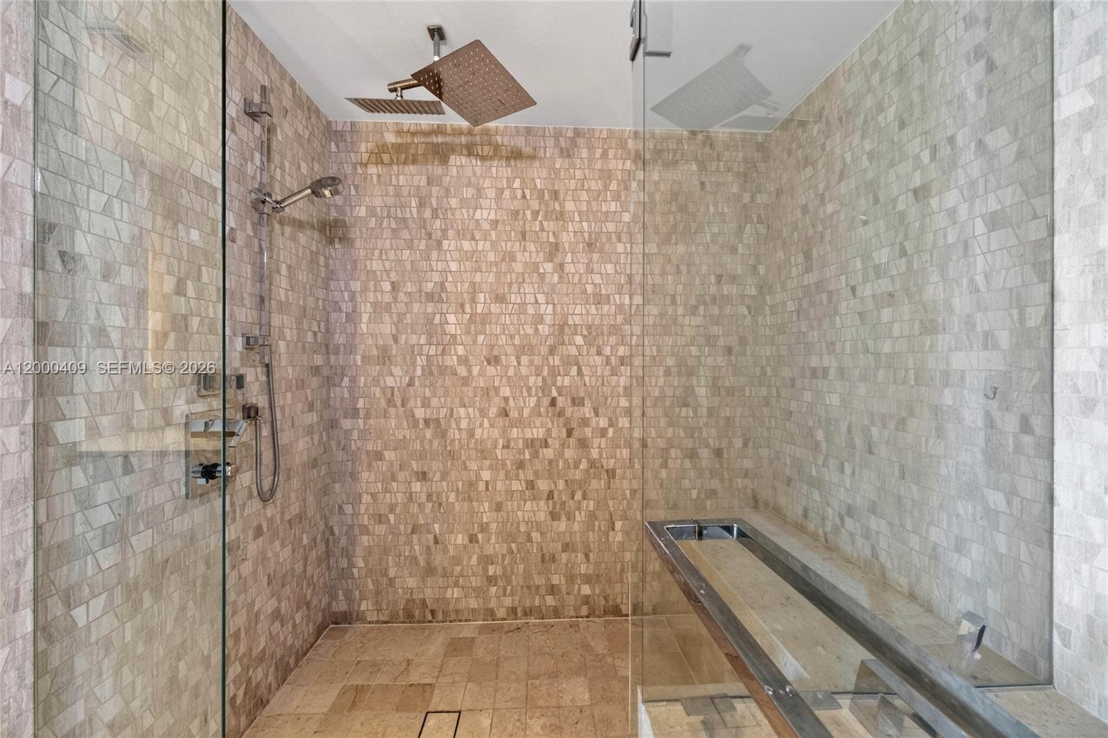68 Southeast 6th Street, Unit 3906 Miami, FL 33131 - Photo 16 of 37