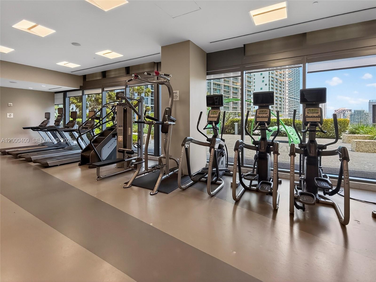 68 Southeast 6th Street, Unit 3906 Miami, FL 33131 - Photo 21 of 37