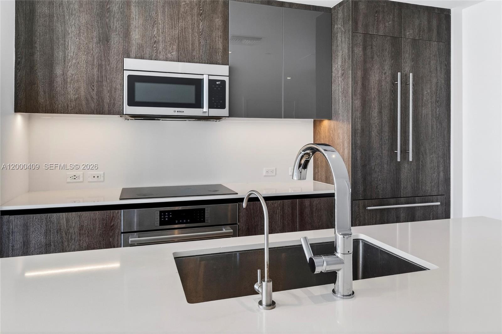 68 Southeast 6th Street, Unit 3906 Miami, FL 33131 - Photo 8 of 37