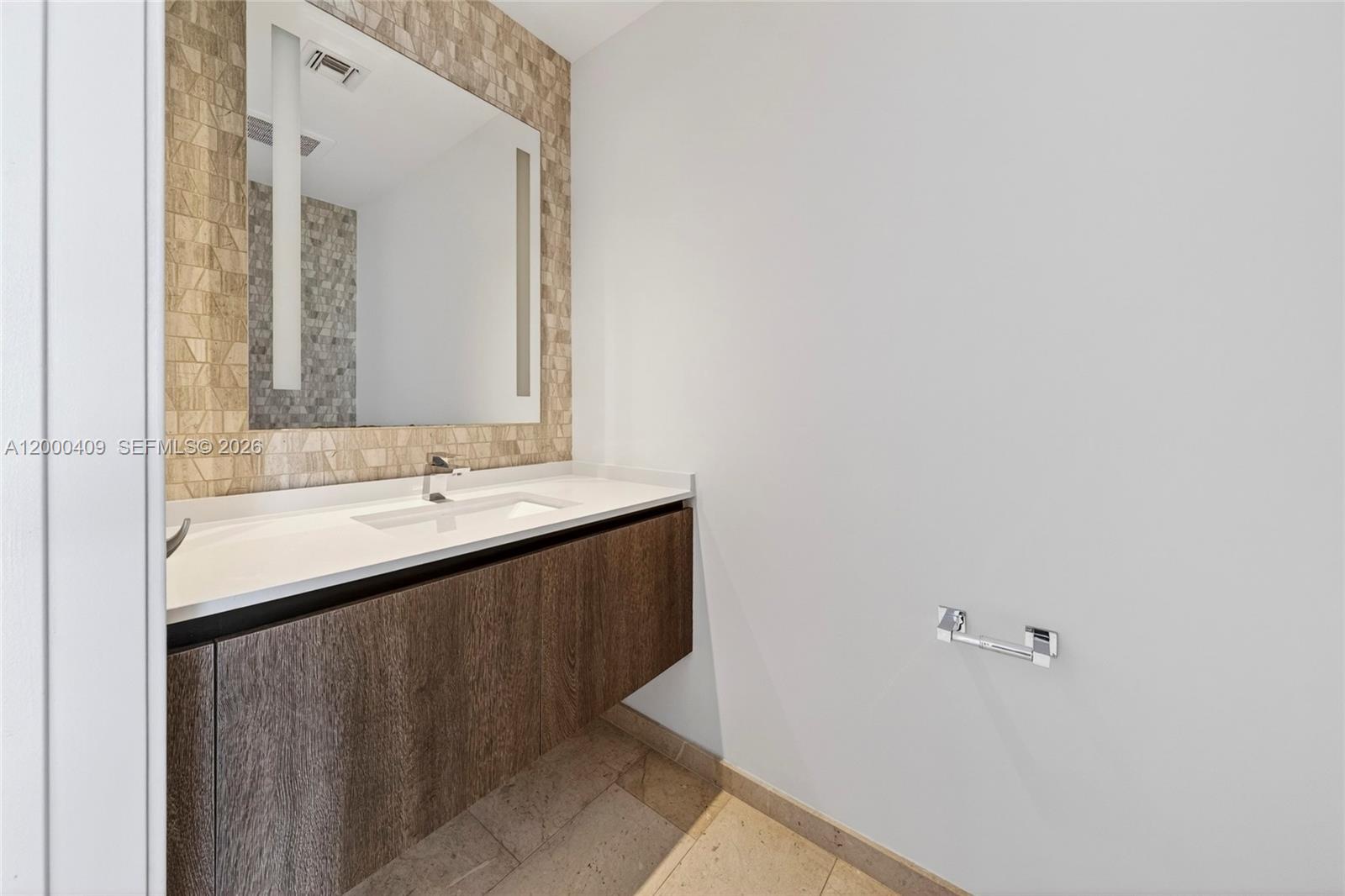 68 Southeast 6th Street, Unit 3906 Miami, FL 33131 - Photo 10 of 37