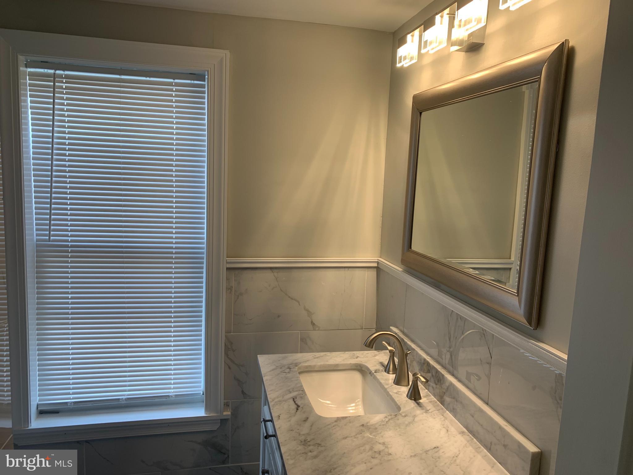1819 Sigel Street Philadelphia, PA 19145 - Photo 4 of 12