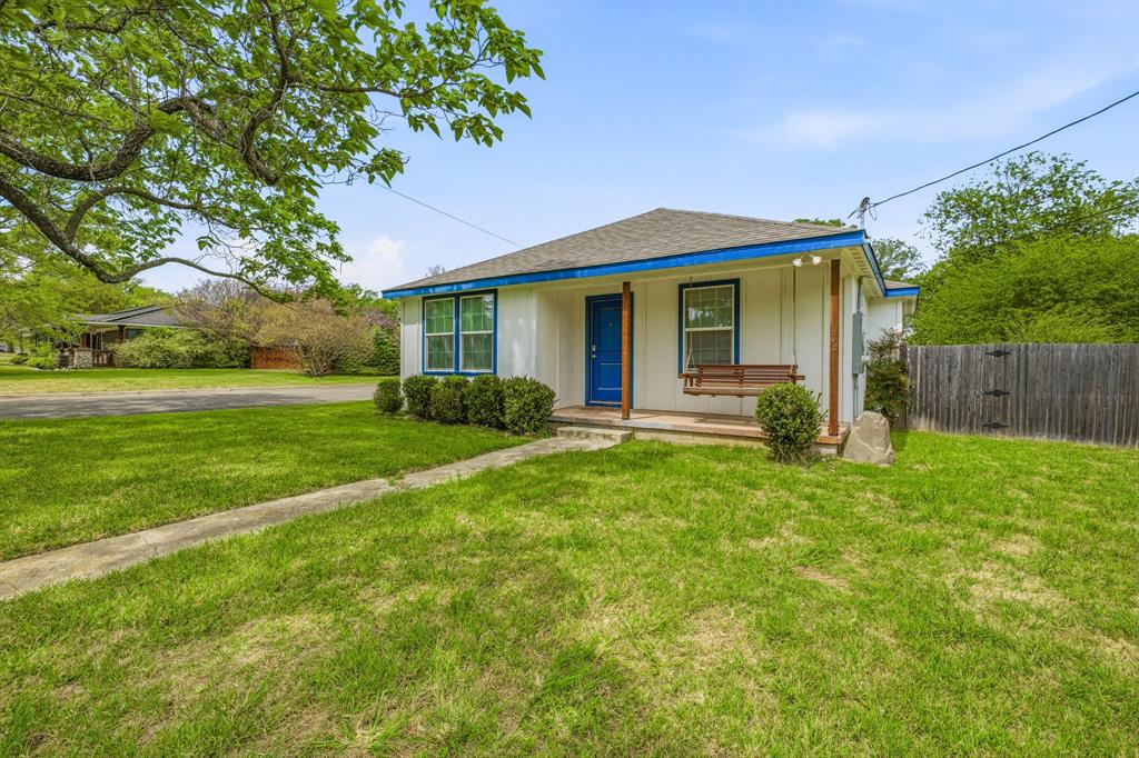 1037 West Frey Stephenville, TX 76401 - Photo 2 of 23