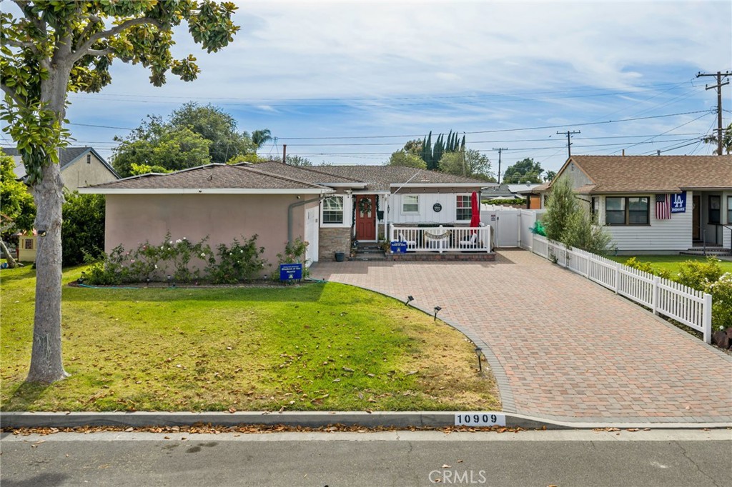 10909 Gladhill Road Whittier, CA 90604 - Photo 1 of 37