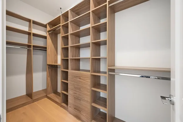 $1,700,000 | 1302 West Newport Avenue, Unit 1, Chicago, IL 60657