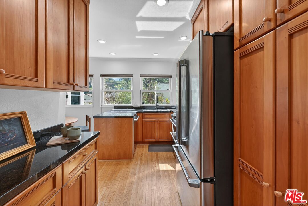 1515 Rendall Place Los Angeles, CA 90026 - Photo 15 of 46