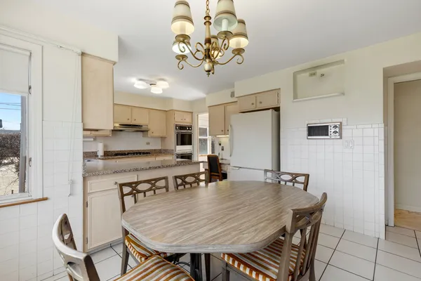 $750,000 | 7241 Lowell Avenue, Lincolnwood, IL 60712