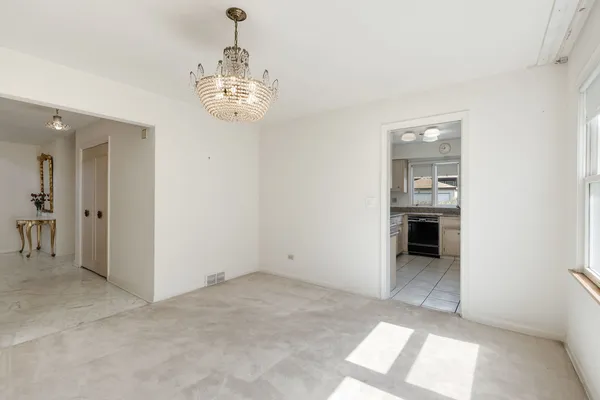 $750,000 | 7241 Lowell Avenue, Lincolnwood, IL 60712