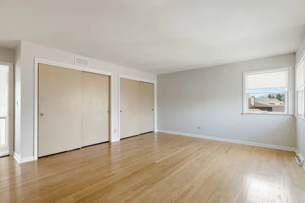 $750,000 | 7241 Lowell Avenue, Lincolnwood, IL 60712