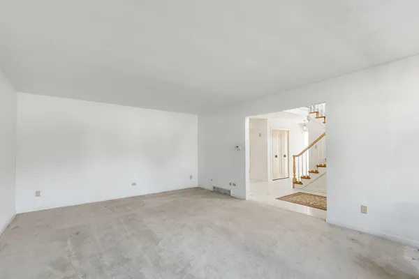 $750,000 | 7241 Lowell Avenue, Lincolnwood, IL 60712
