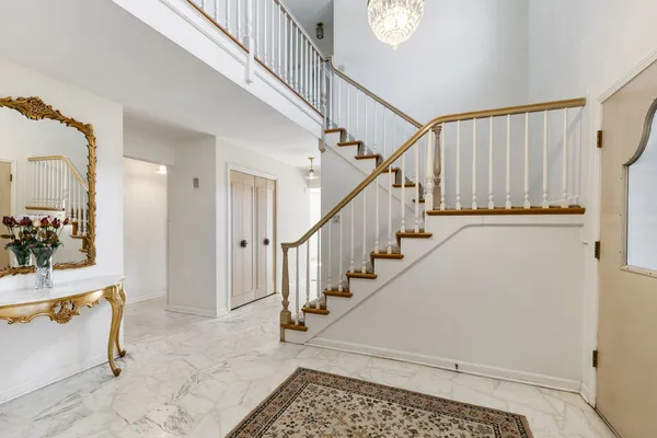 $750,000 | 7241 Lowell Avenue, Lincolnwood, IL 60712
