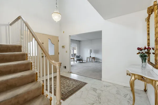 $750,000 | 7241 Lowell Avenue, Lincolnwood, IL 60712