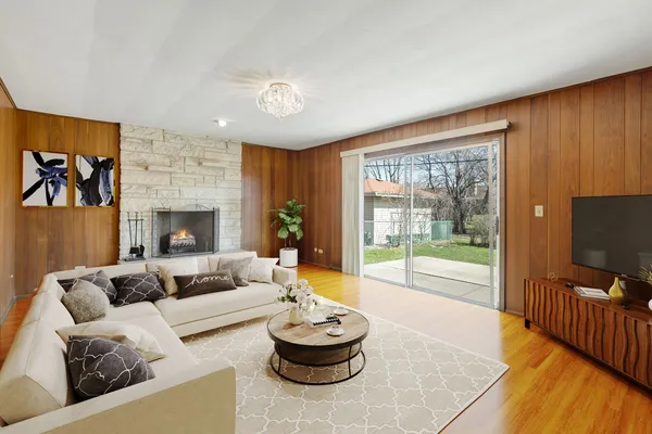 $750,000 | 7241 Lowell Avenue, Lincolnwood, IL 60712