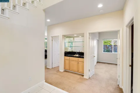 $1,325,000 | 220 Valley Glen Lane, Martinez, CA 94553