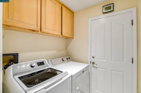 $1,325,000 | 220 Valley Glen Lane, Martinez, CA 94553