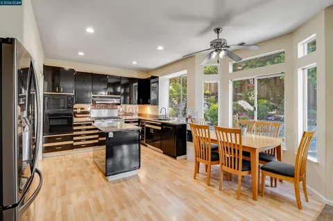 $1,325,000 | 220 Valley Glen Lane, Martinez, CA 94553