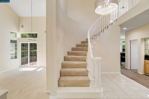 $1,325,000 | 220 Valley Glen Lane, Martinez, CA 94553