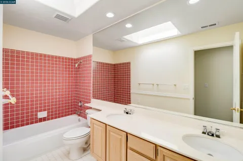 $1,325,000 | 220 Valley Glen Lane, Martinez, CA 94553