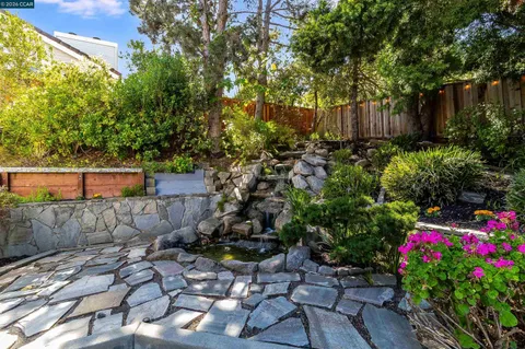 $1,325,000 | 220 Valley Glen Lane, Martinez, CA 94553