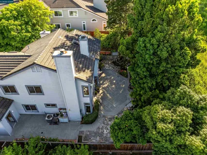 $1,325,000 | 220 Valley Glen Lane, Martinez, CA 94553