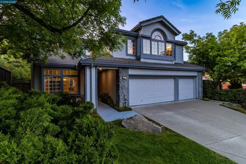 $1,325,000 | 220 Valley Glen Lane, Martinez, CA 94553