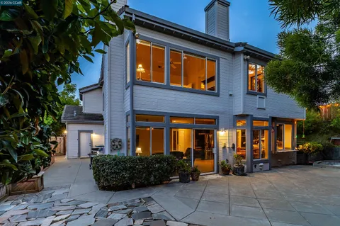 $1,325,000 | 220 Valley Glen Lane, Martinez, CA 94553