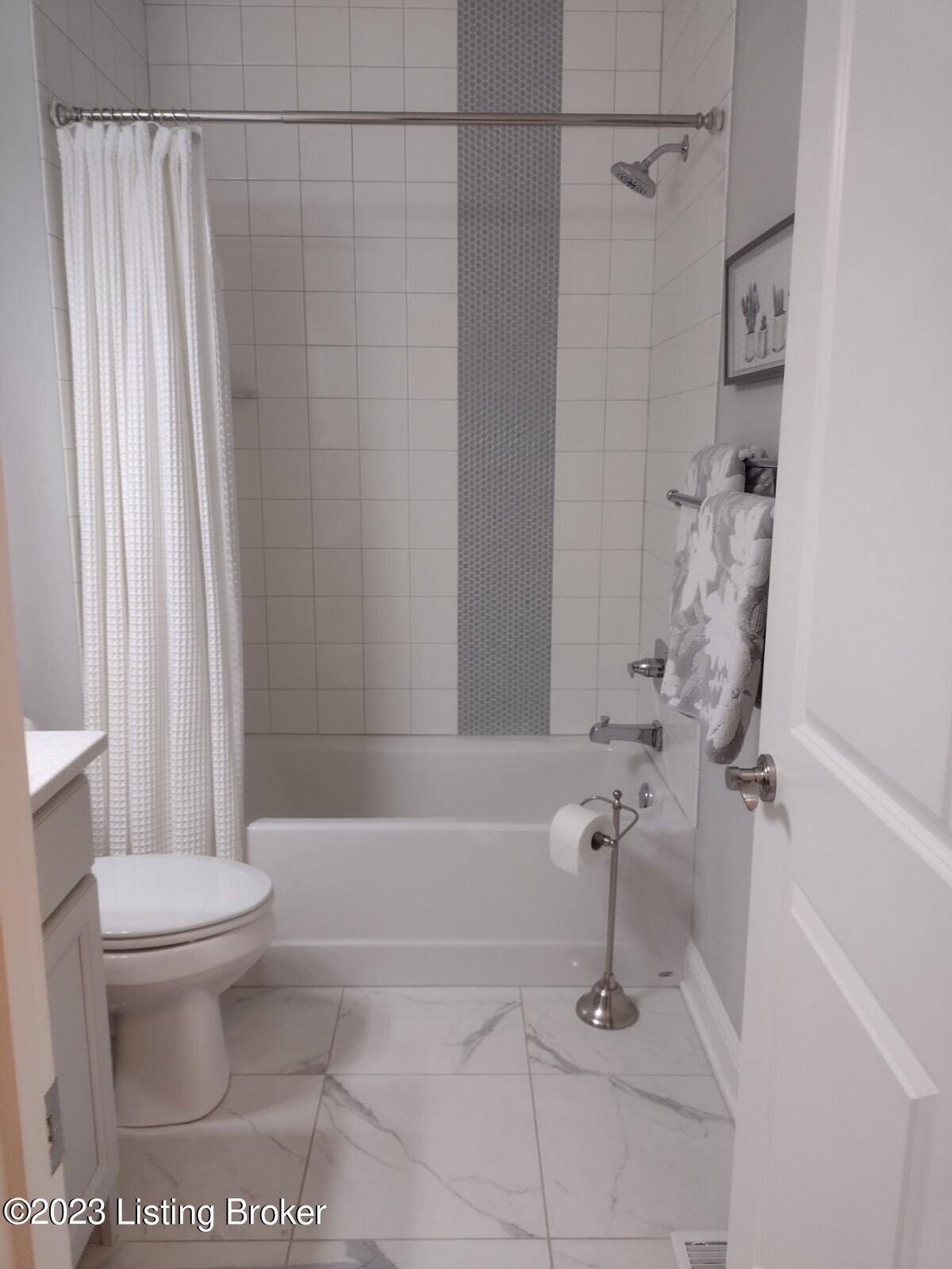 225 Maple Valley Road Louisville, KY 40245 - Photo 23 of 69 hall bath