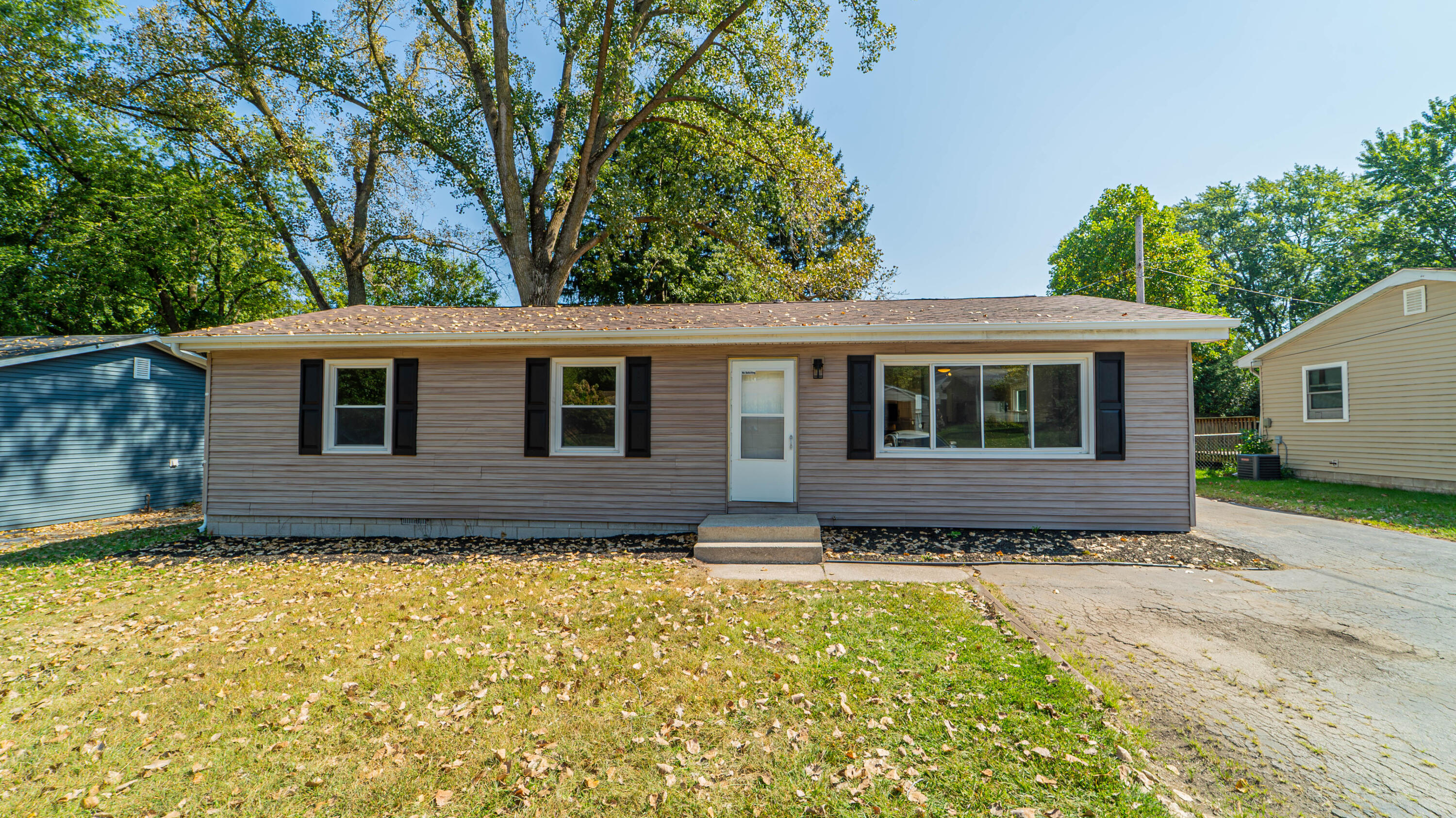 4100 John Street Valparaiso, IN 46383 - Photo 1 of 38 3000x1686