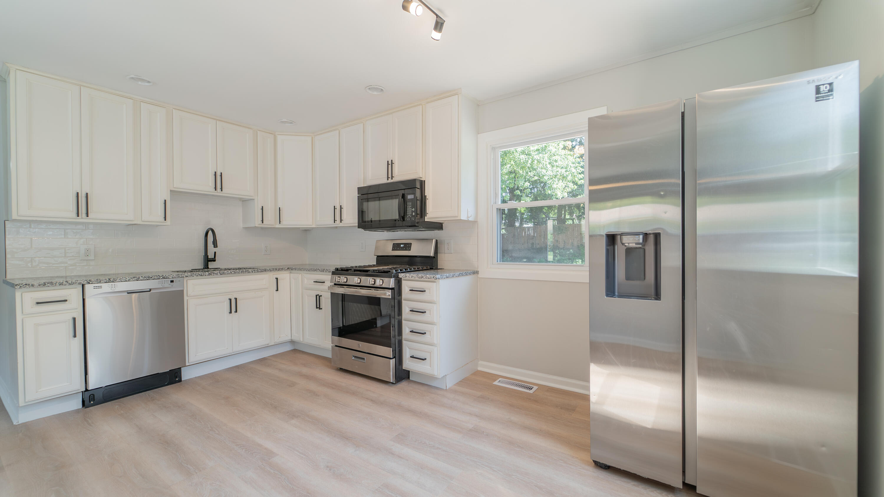 4100 John Street Valparaiso, IN 46383 - Photo 13 of 38 3000x1686
