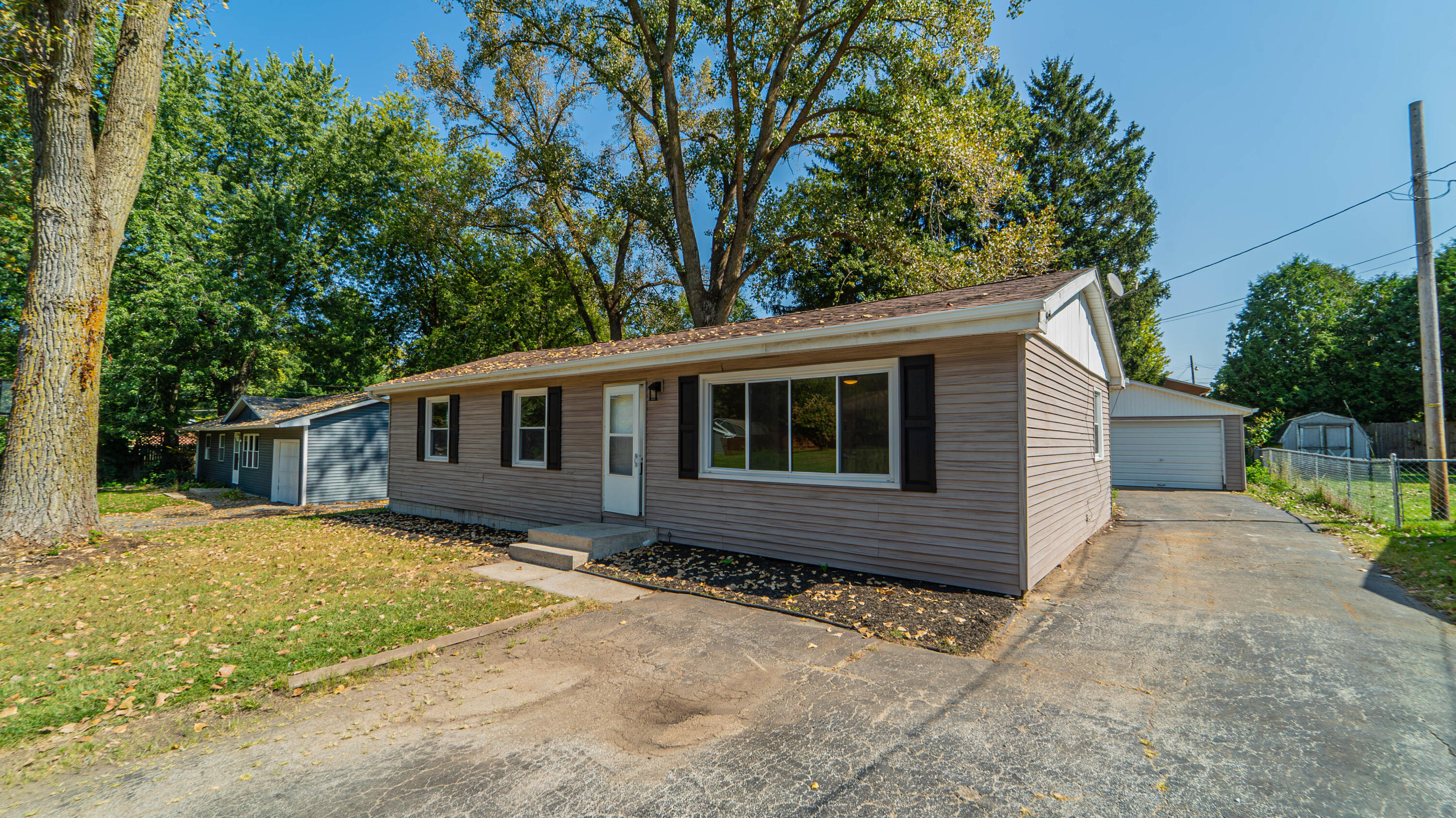 4100 John Street Valparaiso, IN 46383 - Photo 4 of 38 3000x1686