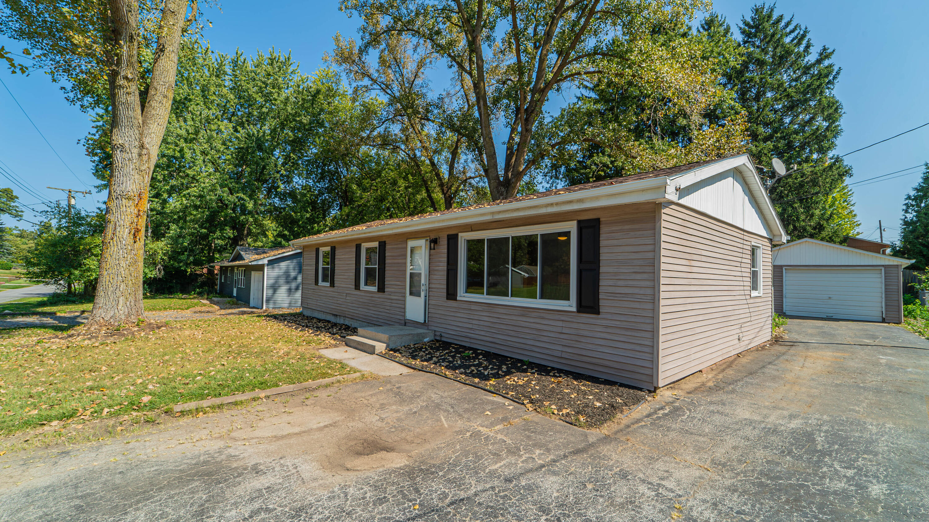 4100 John Street Valparaiso, IN 46383 - Photo 5 of 38 3000x1686