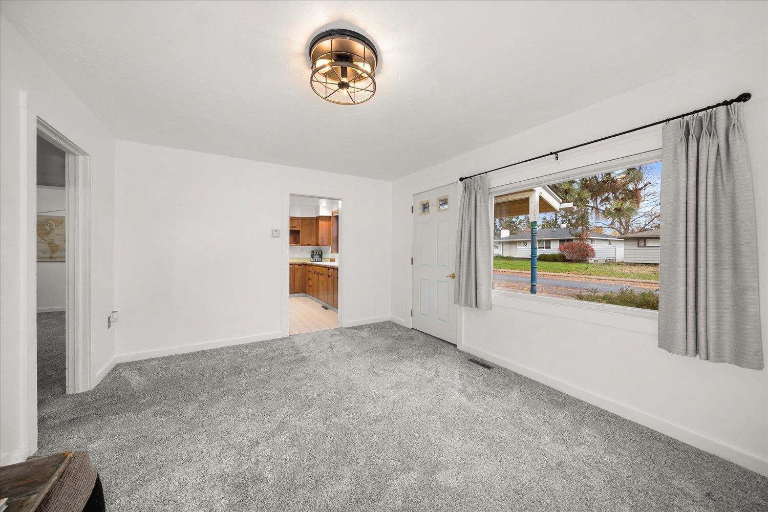 5403 North Walnut Street Spokane, WA 99205 - Photo 5 of 24