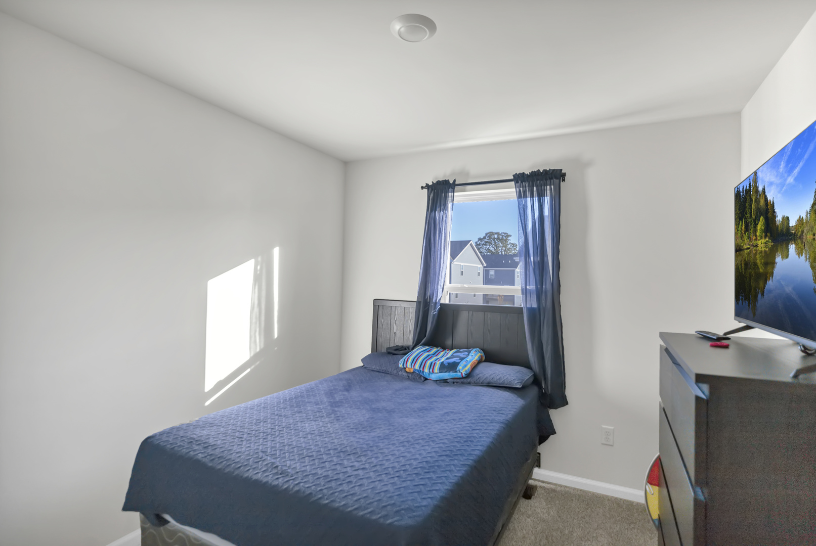 1464 Sequoia Way Hampshire, IL 60140 - Photo 25 of 31 a bedroom with a bed and a window