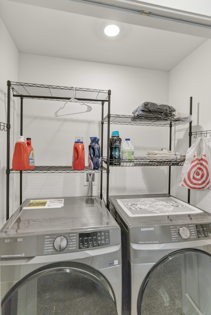 1464 Sequoia Way Hampshire, IL 60140 - Photo 28 of 31 a utility room with washer and dryer