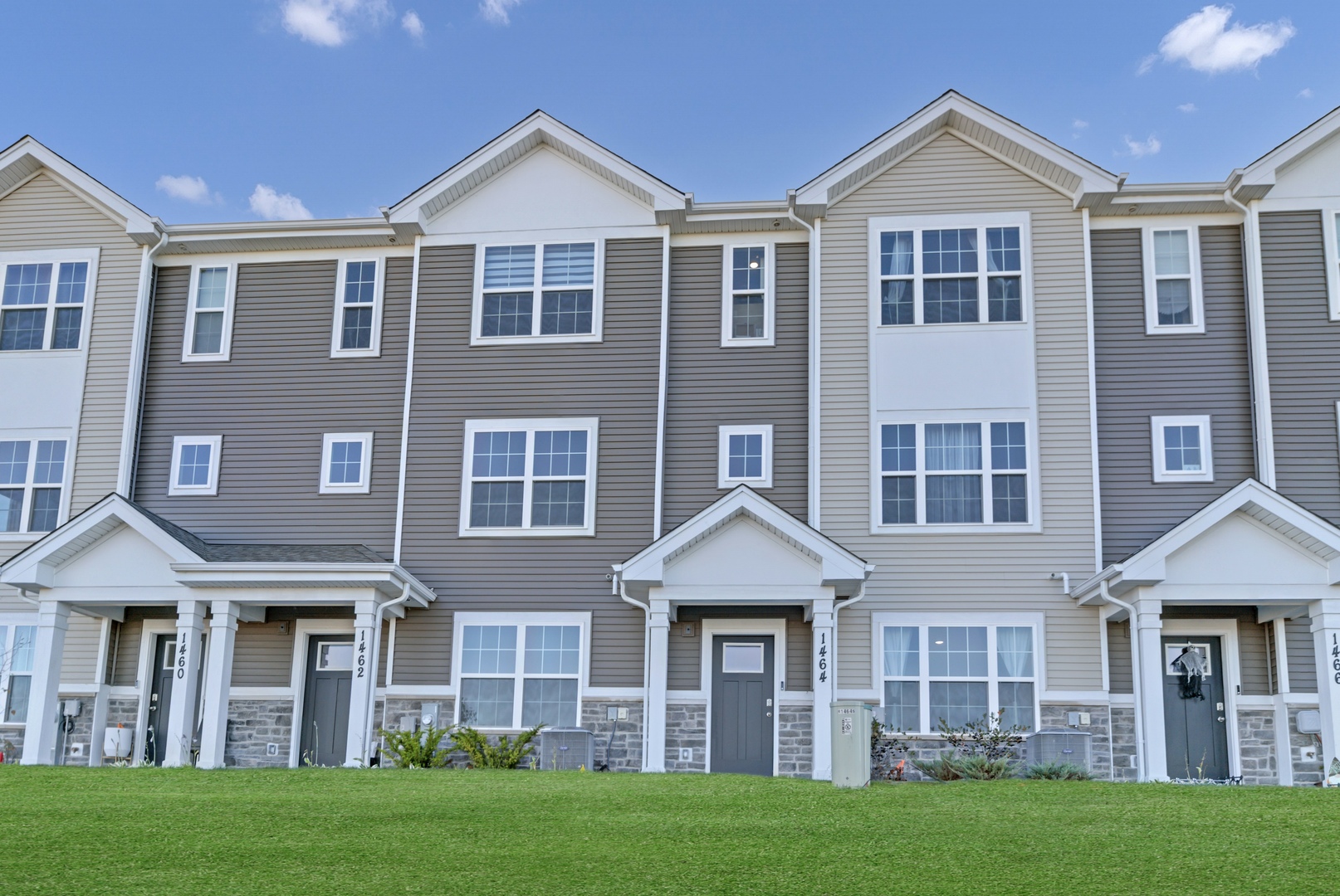 1464 Sequoia Way Hampshire, IL 60140 - Photo 3 of 31 a front view of a house with garden