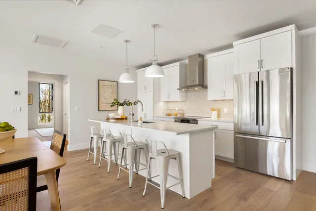 $950,000 | 267 Highway 1, Unit 306, Falmouth, ME 04105