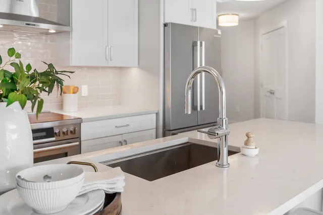 $950,000 | 267 Highway 1, Unit 306, Falmouth, ME 04105