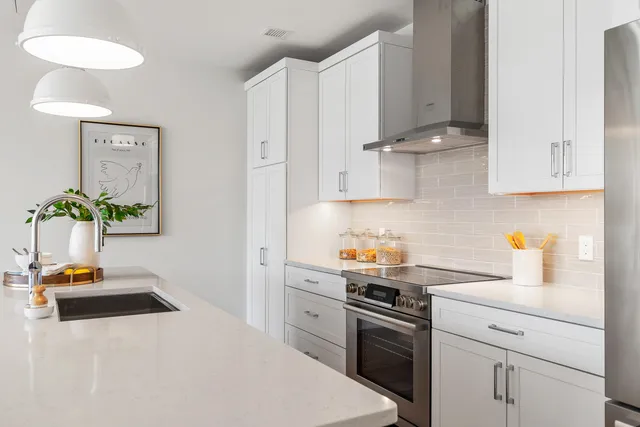 $950,000 | 267 Highway 1, Unit 306, Falmouth, ME 04105