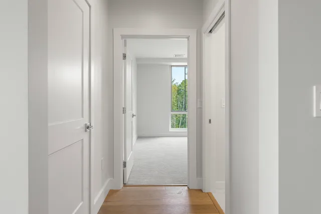 $950,000 | 267 Highway 1, Unit 306, Falmouth, ME 04105