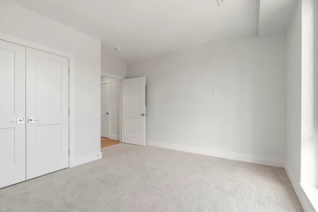 $950,000 | 267 Highway 1, Unit 306, Falmouth, ME 04105