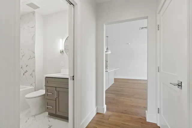 $950,000 | 267 Highway 1, Unit 306, Falmouth, ME 04105