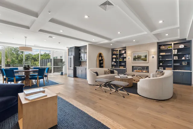 $950,000 | 267 Highway 1, Unit 306, Falmouth, ME 04105