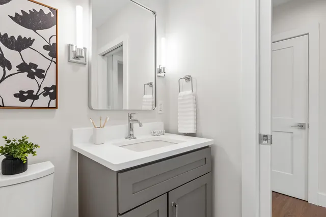 $950,000 | 267 Highway 1, Unit 306, Falmouth, ME 04105