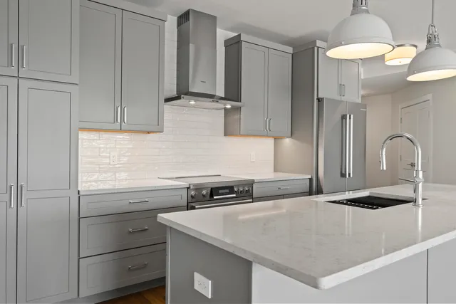 $950,000 | 267 Highway 1, Unit 306, Falmouth, ME 04105