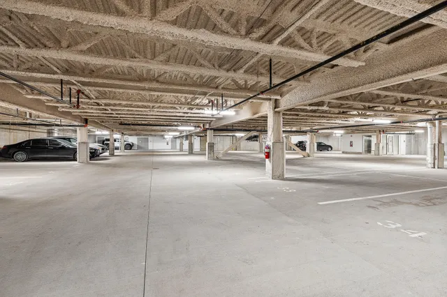 $950,000 | 267 Highway 1, Unit 306, Falmouth, ME 04105