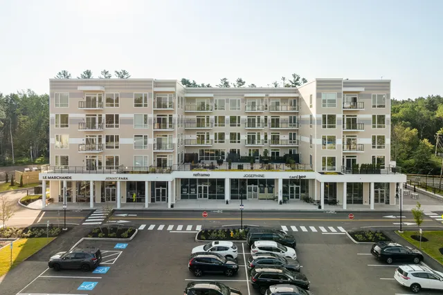 $950,000 | 267 Highway 1, Unit 306, Falmouth, ME 04105