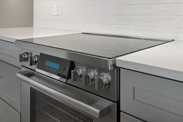 $950,000 | 267 Highway 1, Unit 306, Falmouth, ME 04105